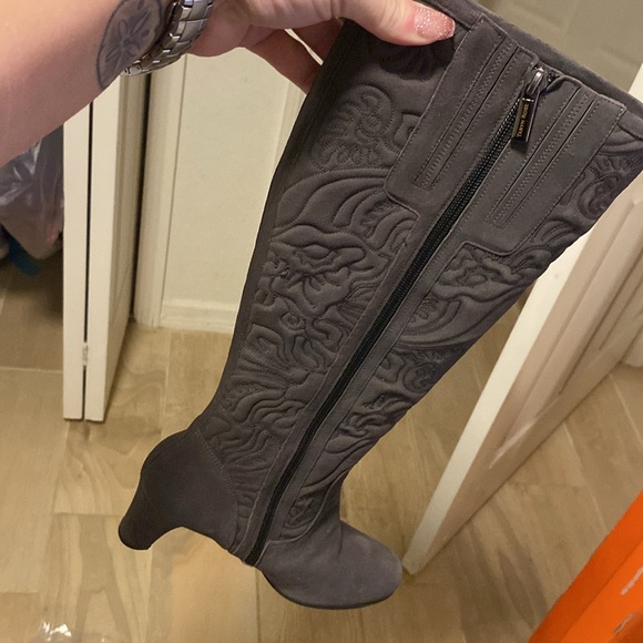 Taryn Rose knee high boots- NEVER WORN - Picture 4 of 6